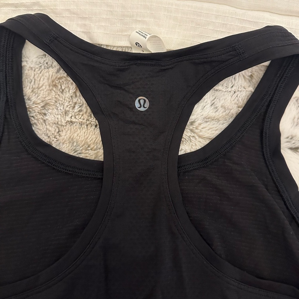 Swiftly Tech Racerback Tank Top 2.0 Waist Length • Black - Picture 5 of 6